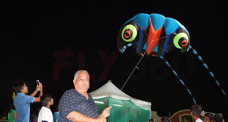 Nisarg Shah flying kite - Beach Kite Festival at Dwarka 2017 - Fly360