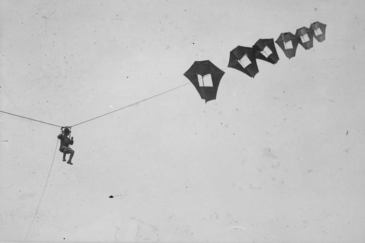 Man-lifting kite experiment — Alexander Graham Bell tetrahedral kite aeronautics