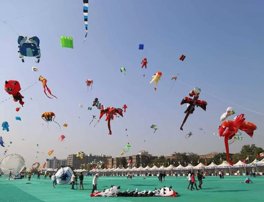 Diwali - The festival of lights | LED Night flying kite show | Fly360 ...