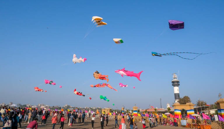 Kite Shows for Corporate Events and Brand Launches: Formats, Crew and Booking Time